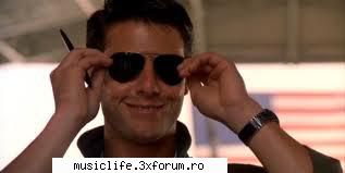 tom cruise actori cu ochii albastrii