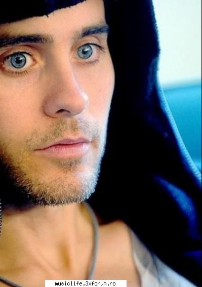 jared leto actori cu ochii albastrii