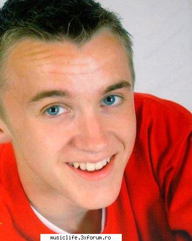 ce adorabili sunt :nebun: 

am sa pun si eu cateva poze cu tom felton andrew :nebun: 


 
 
  actori