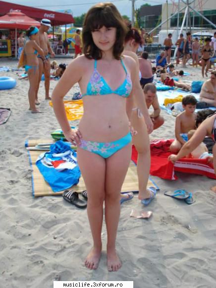eu :rusine:  :rotfl: poze cu noi.